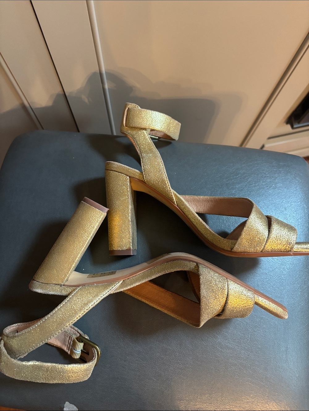 Madewell Gold The Liv Sandal 8 - Picture 6 of 14